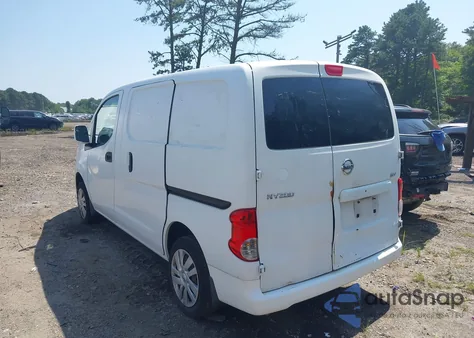 2015 Nissan Nv200 Sv z USA, uszkodzony, nr VIN 3N6CM0KN1FK733652